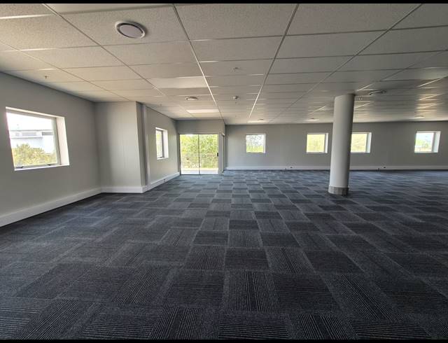 7,738M² WAREHOUSE TO LET IN SAMRAND BUSINESS PARK
